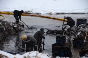 Сбор разлива нефти